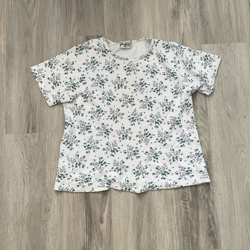Cute floral print top